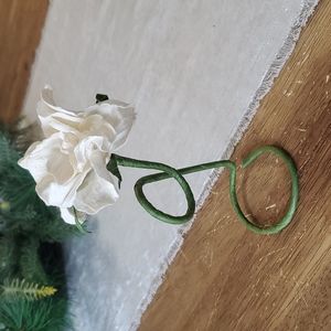 BHLDN paper flower placecard holder (12)